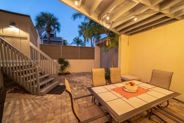Recently Rented: $4,500 (2 beds, 2 baths, 1160 Square Feet)