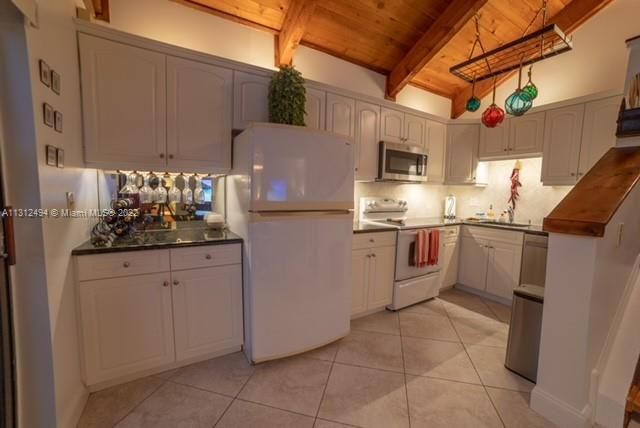 Recently Rented: $4,500 (2 beds, 2 baths, 1160 Square Feet)