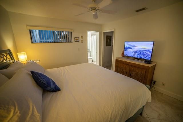 Recently Rented: $4,500 (2 beds, 2 baths, 1160 Square Feet)