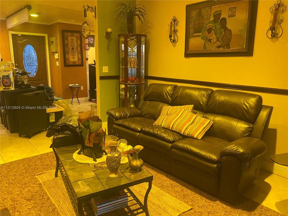 Vendido Recientemente: $289,000 (3 camas, 2 baños, 999 Pies cuadrados)