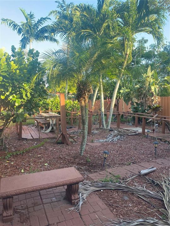 Vendido Recientemente: $289,000 (3 camas, 2 baños, 999 Pies cuadrados)