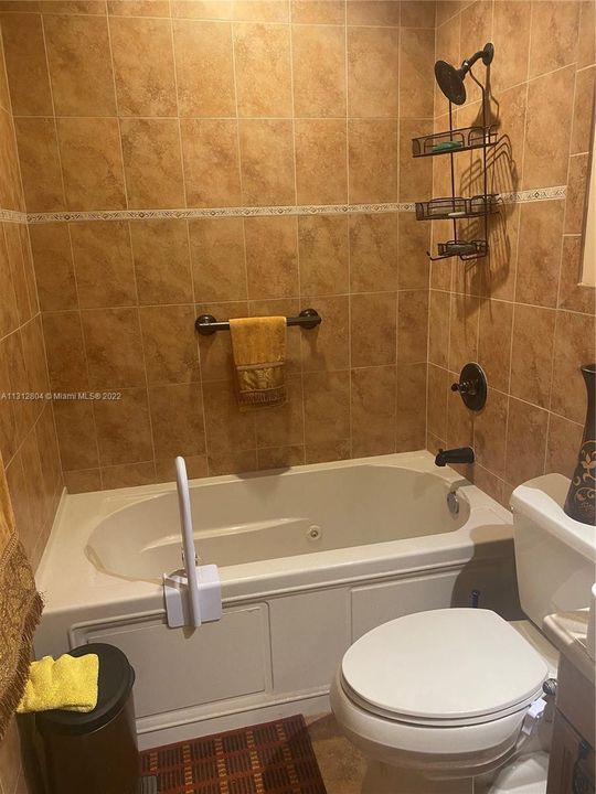 Vendido Recientemente: $289,000 (3 camas, 2 baños, 999 Pies cuadrados)