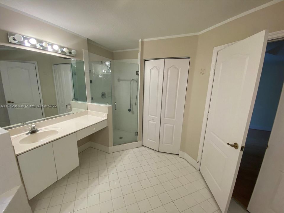 最近租的: $5,000 (4 贝兹, 2 浴室, 2186 平方英尺)