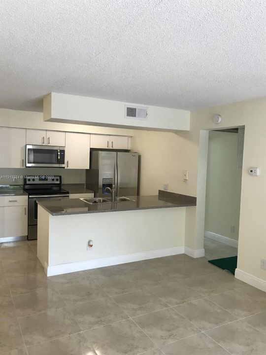 Recently Rented: $1,700 (2 beds, 2 baths, 1018 Square Feet)