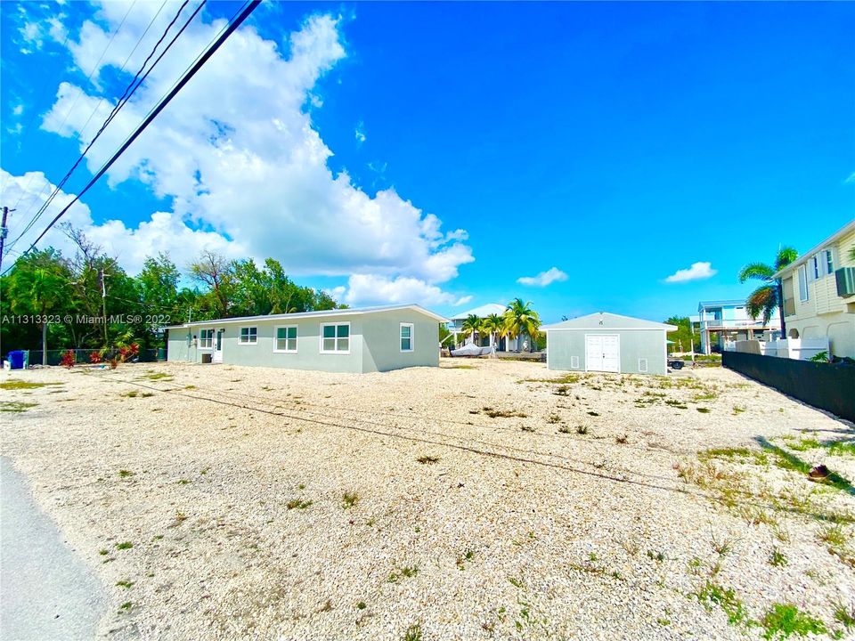 Recently Rented: $4,950 (3 beds, 2 baths, 1360 Square Feet)