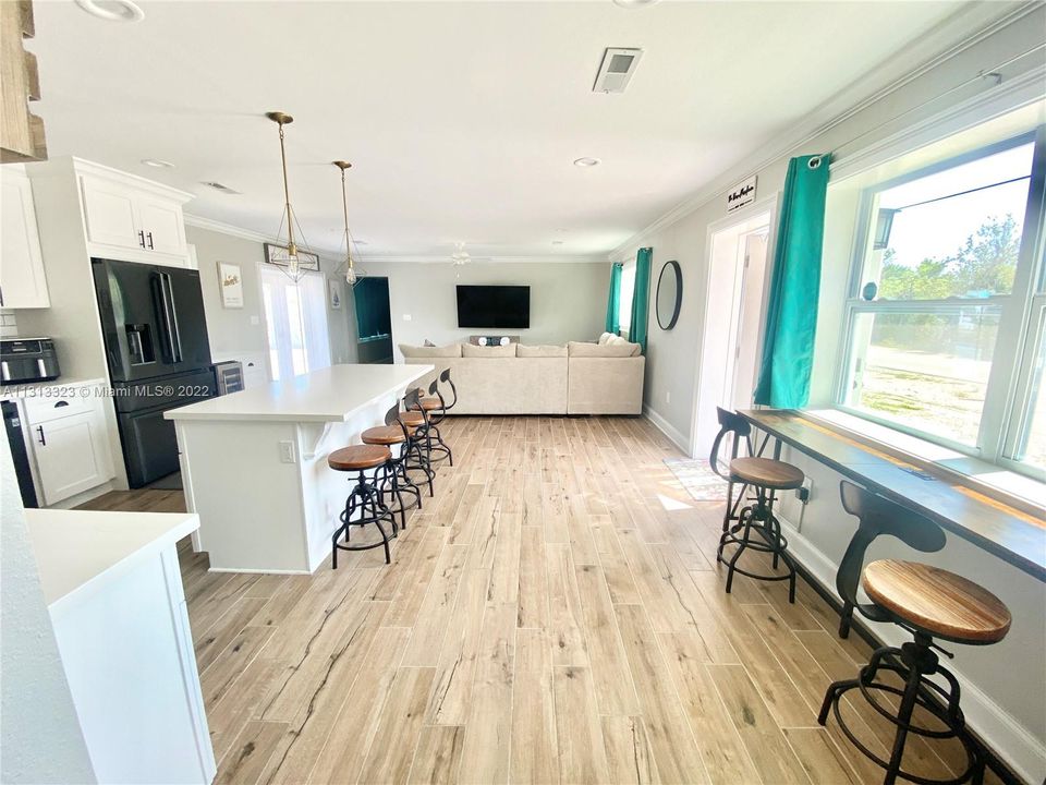 Recently Rented: $4,950 (3 beds, 2 baths, 1360 Square Feet)