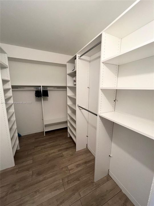 Recientemente alquilado: $3,500 (2 camas, 2 baños, 1036 Pies cuadrados)