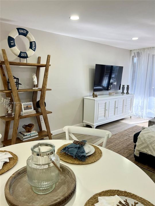 Recientemente alquilado: $3,500 (2 camas, 2 baños, 1036 Pies cuadrados)