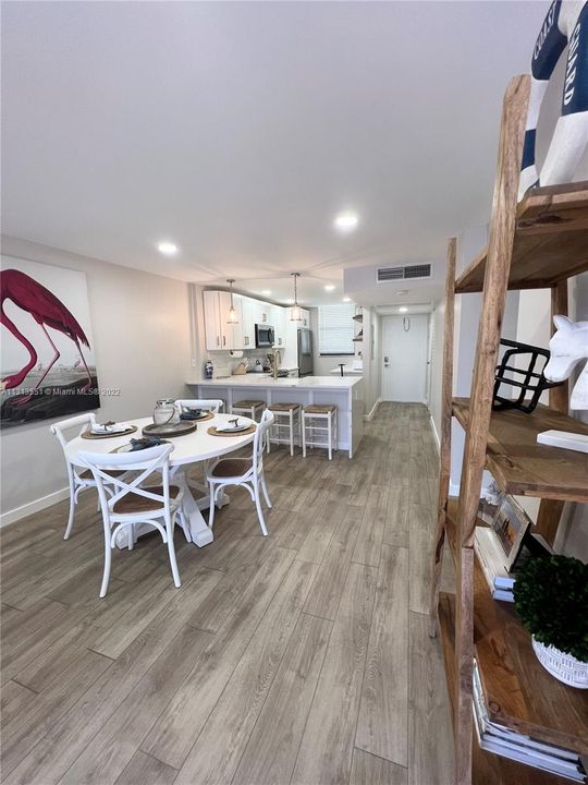 Recientemente alquilado: $3,500 (2 camas, 2 baños, 1036 Pies cuadrados)