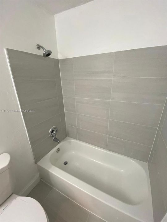 Recently Rented: $1,995 (2 beds, 1 baths, 920 Square Feet)