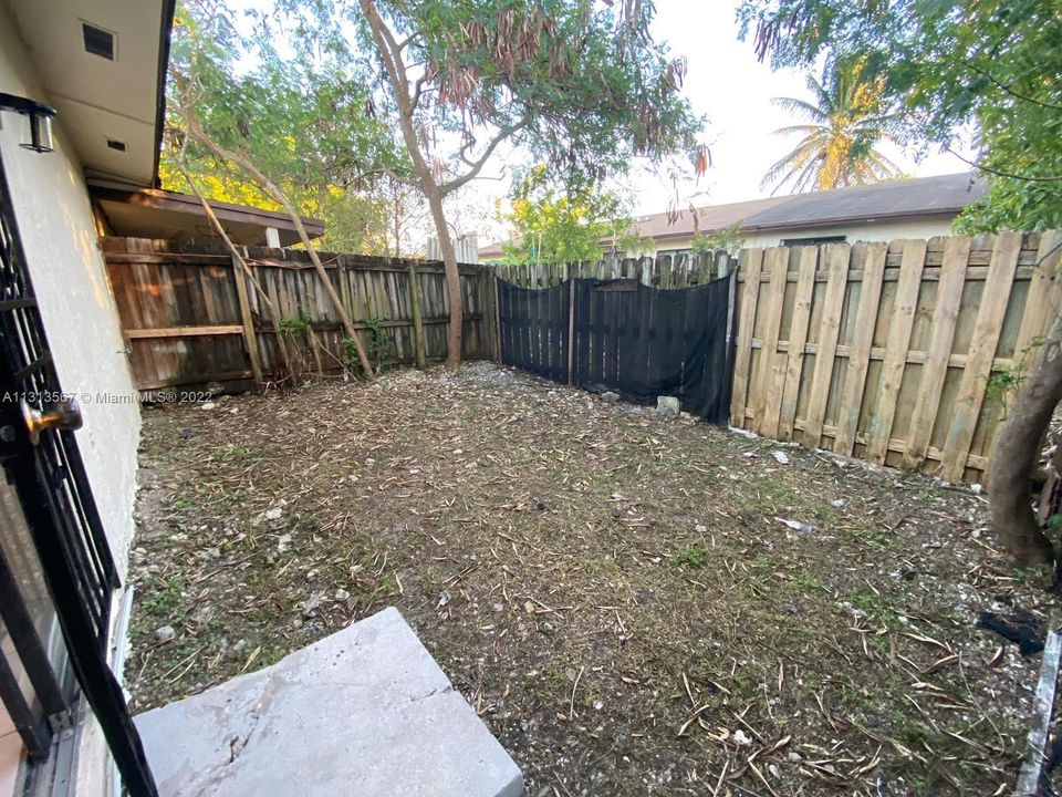 Recently Rented: $1,995 (2 beds, 1 baths, 920 Square Feet)