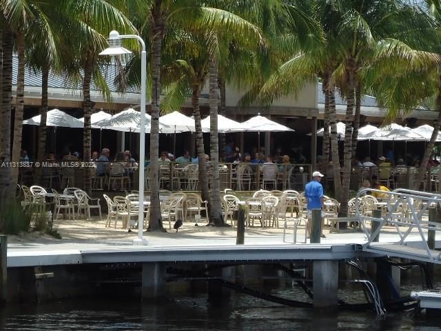 Many waterfront restaurants near by