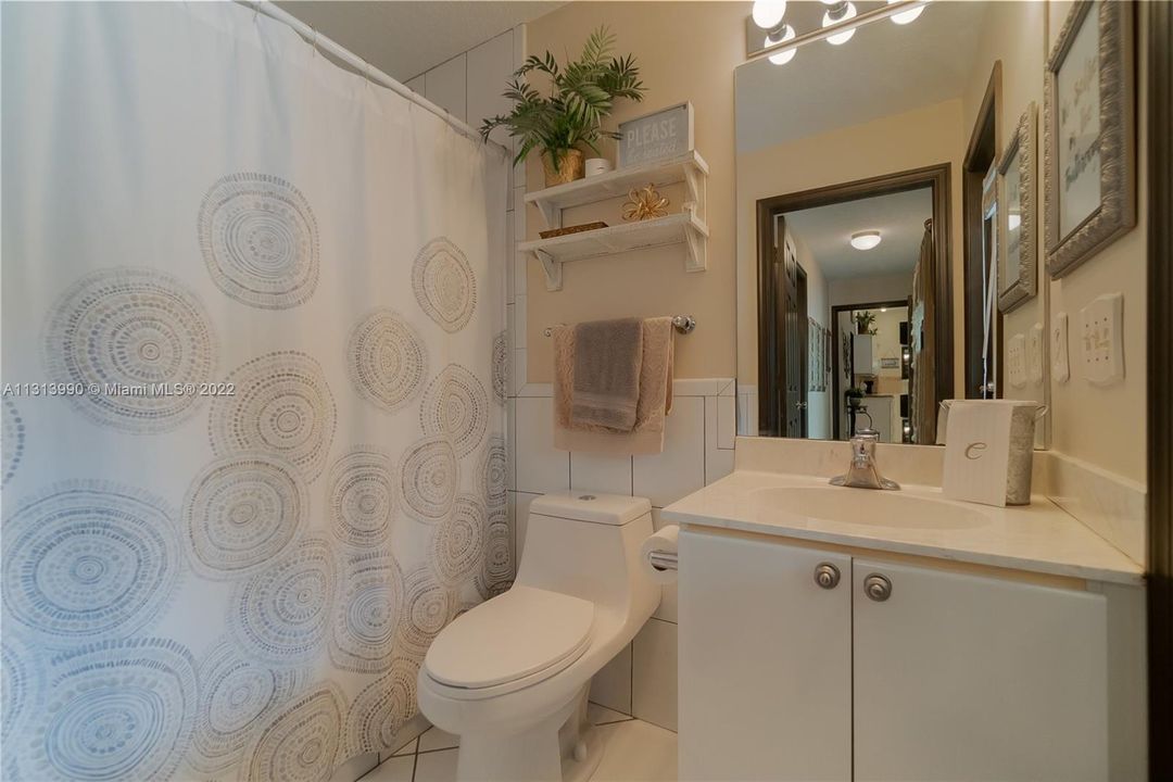 Guest Bathroom 2