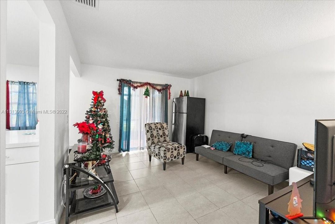 Recently Sold: $130,000 (2 beds, 2 baths, 1200 Square Feet)