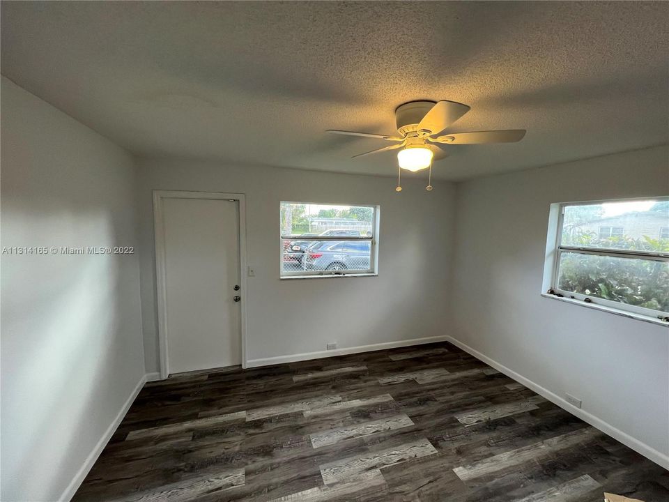 Recientemente alquilado: $2,500 (3 camas, 2 baños, 2811 Pies cuadrados)