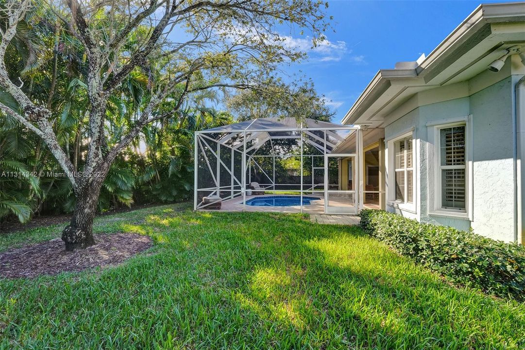 Recently Sold: $750,000 (3 beds, 2 baths, 1967 Square Feet)