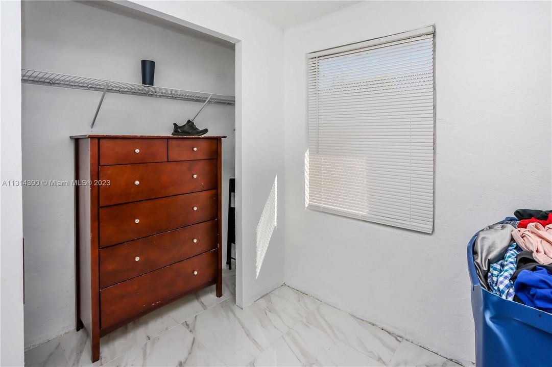 Недавно продано: $399,999 (0 спален, 0 ванн, 1932 Квадратных фут)