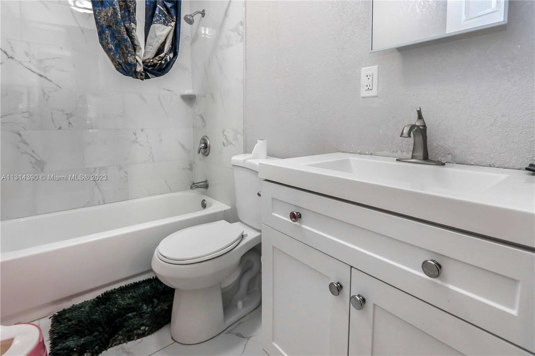 Недавно продано: $399,999 (0 спален, 0 ванн, 1932 Квадратных фут)