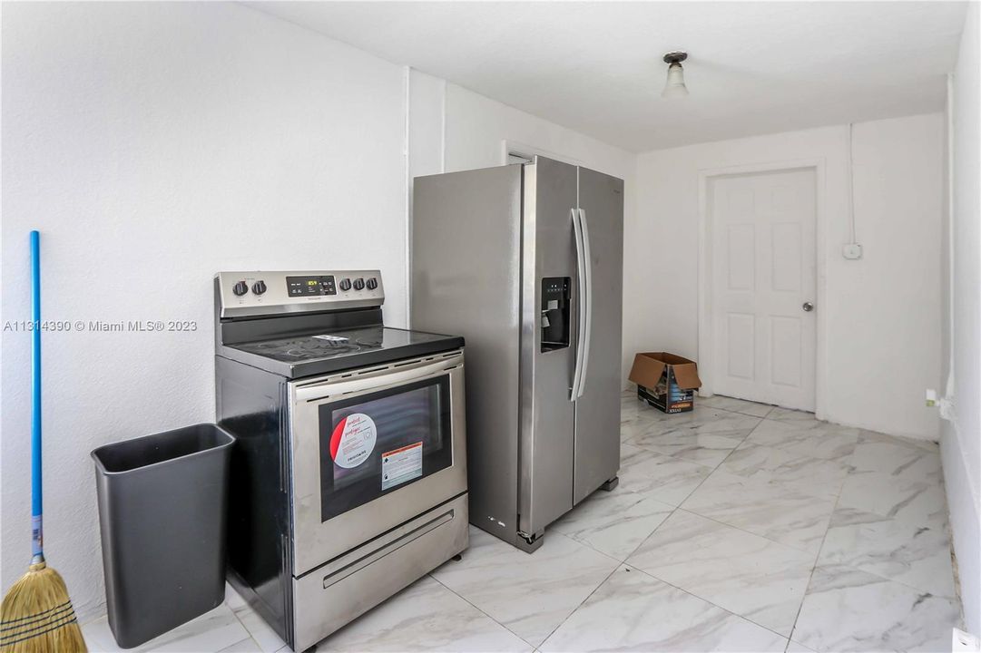 Недавно продано: $399,999 (0 спален, 0 ванн, 1932 Квадратных фут)