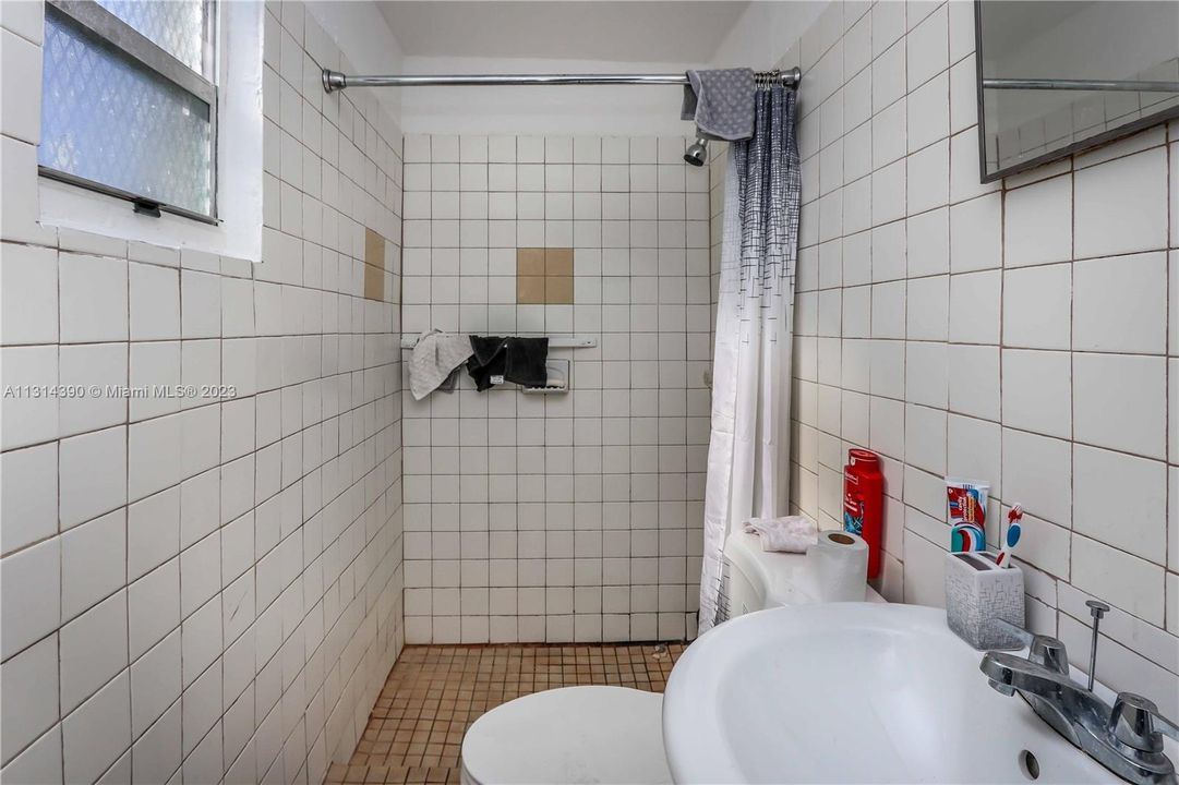 Недавно продано: $399,999 (0 спален, 0 ванн, 1932 Квадратных фут)