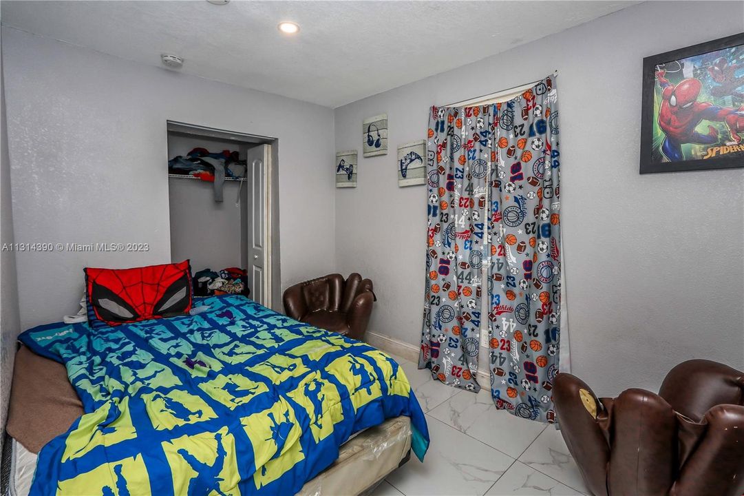 Недавно продано: $399,999 (0 спален, 0 ванн, 1932 Квадратных фут)