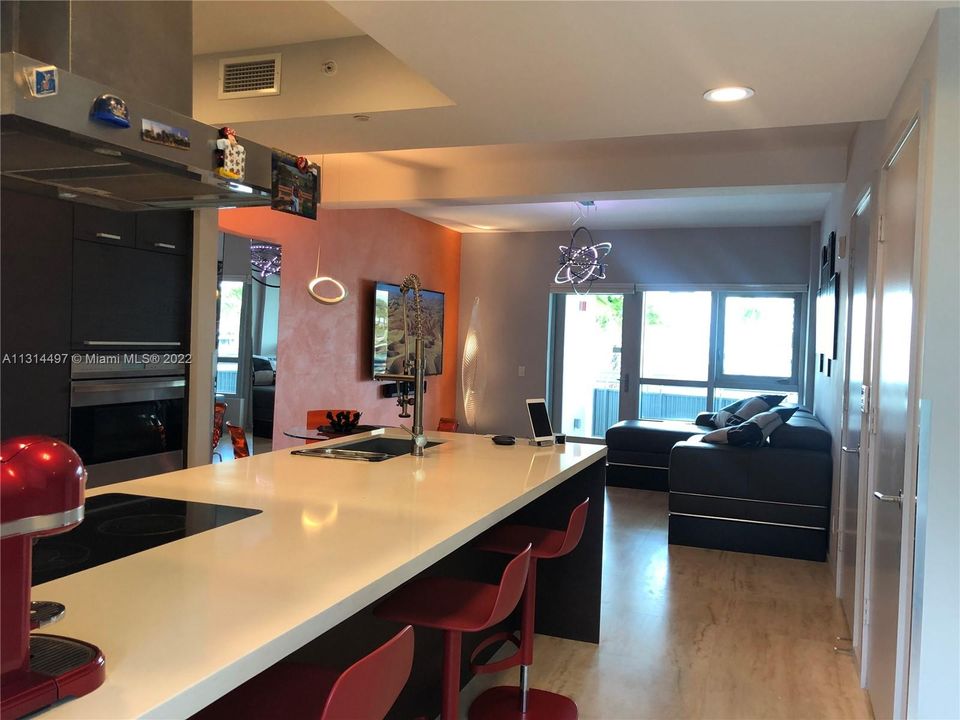 Recently Rented: $4,000 (1 beds, 1 baths, 831 Square Feet)