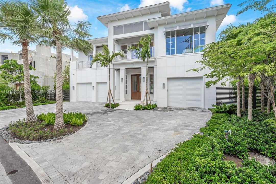 Recently Sold: $17,500,000 (6 beds, 7 baths, 7869 Square Feet)