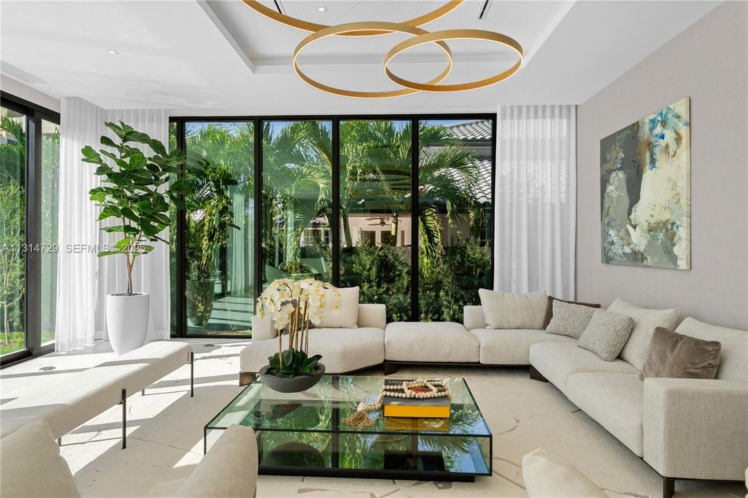 Active With Contract: $7,450,000 (5 beds, 5 baths, 5796 Square Feet)
