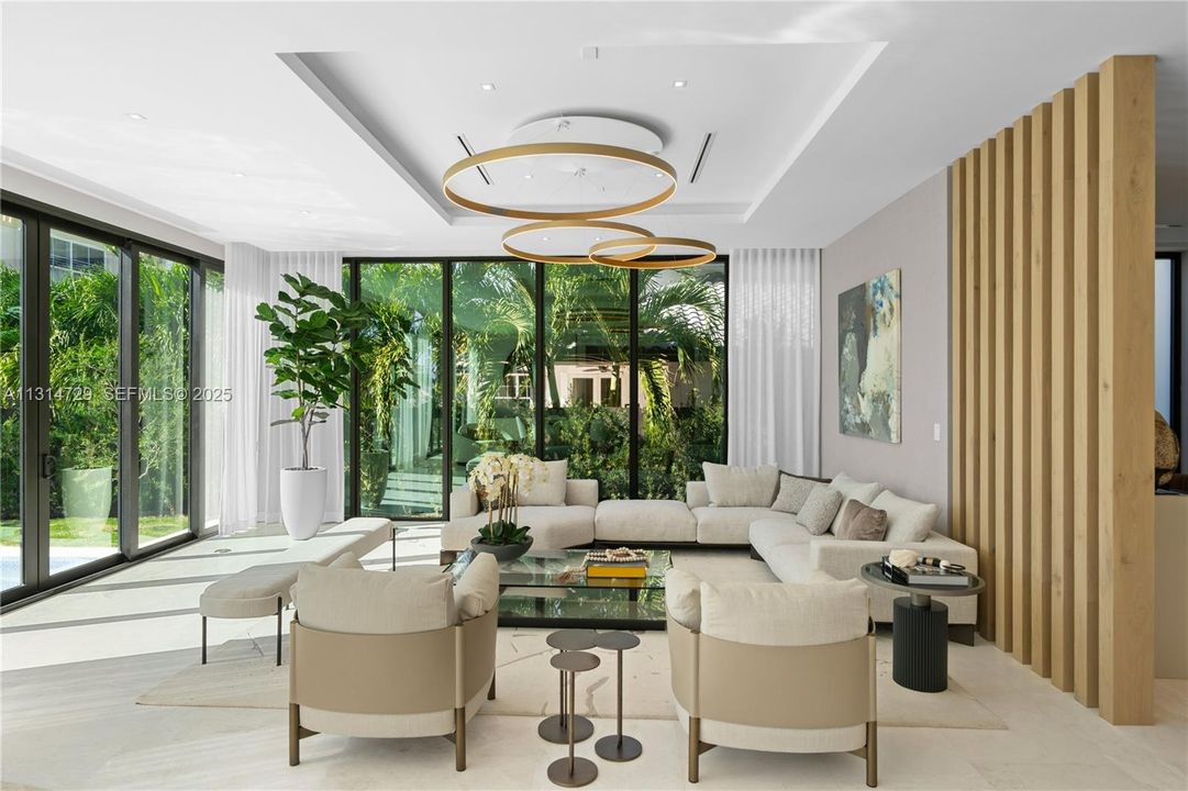 Active With Contract: $7,450,000 (5 beds, 5 baths, 5796 Square Feet)