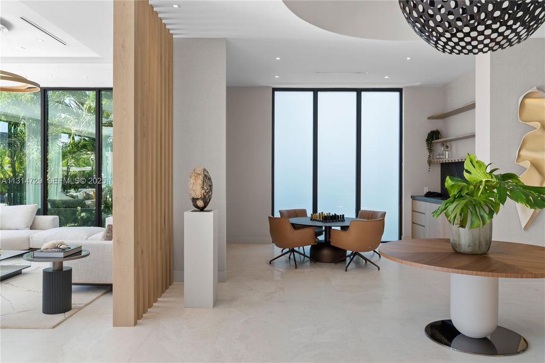Active With Contract: $7,450,000 (5 beds, 5 baths, 5796 Square Feet)