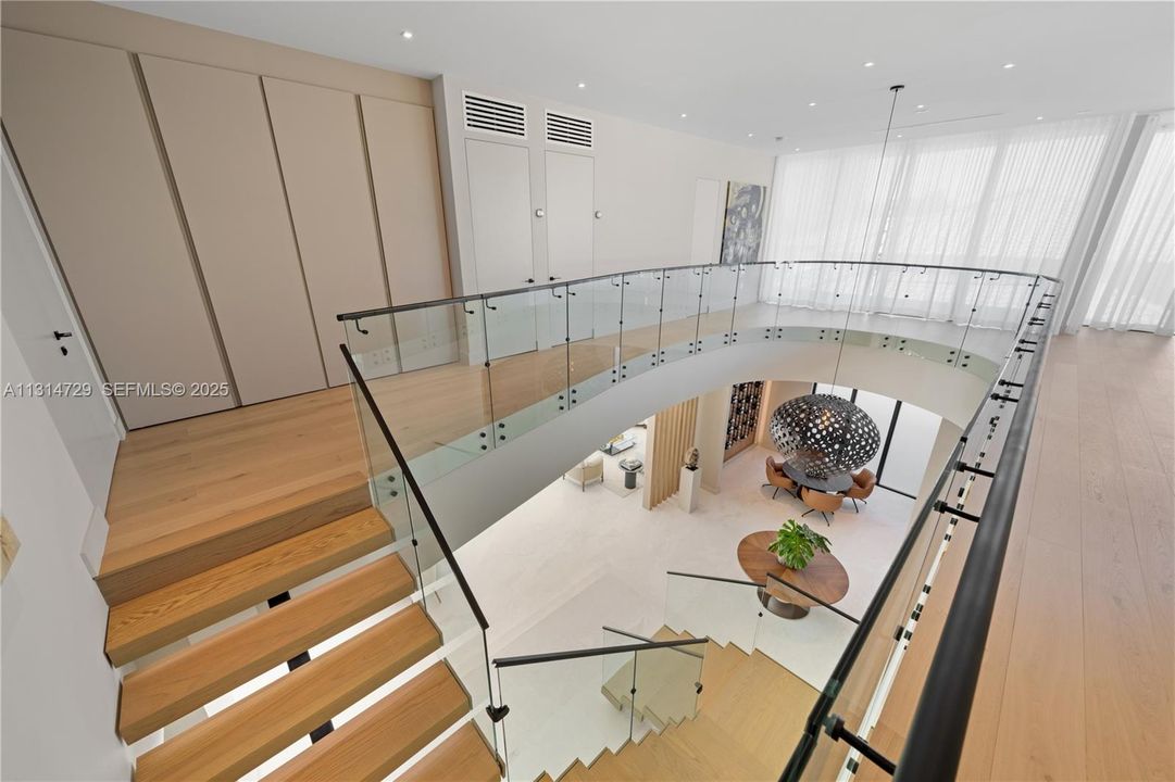 Active With Contract: $7,450,000 (5 beds, 5 baths, 5796 Square Feet)