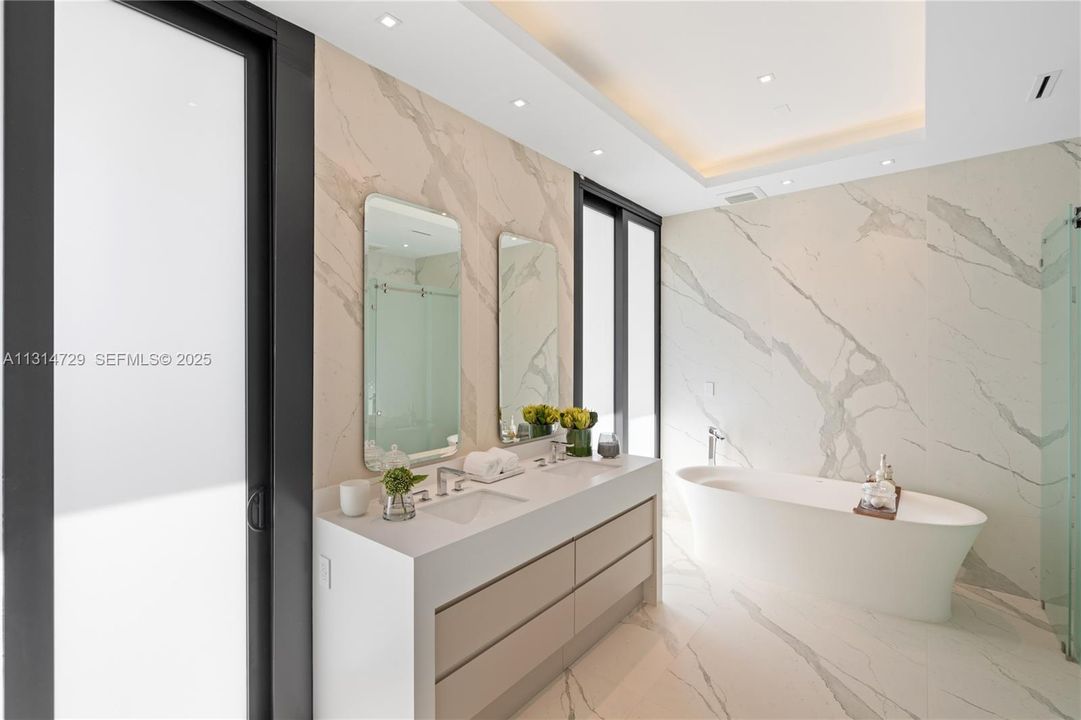 Active With Contract: $7,450,000 (5 beds, 5 baths, 5796 Square Feet)