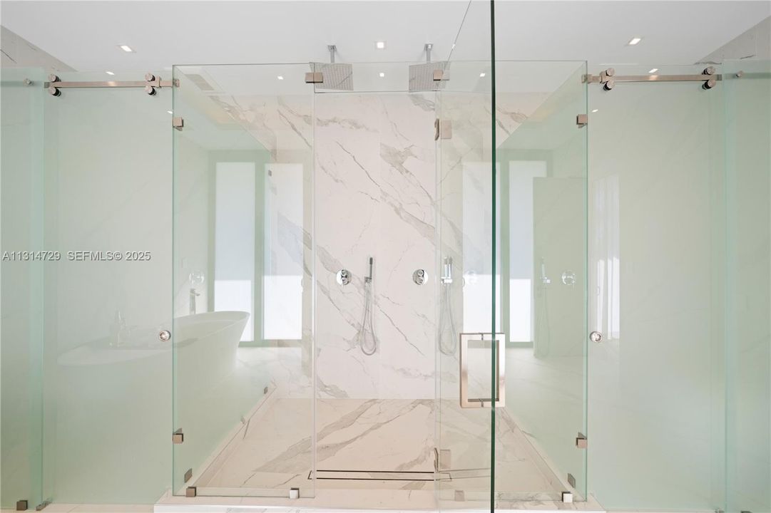 Active With Contract: $7,450,000 (5 beds, 5 baths, 5796 Square Feet)