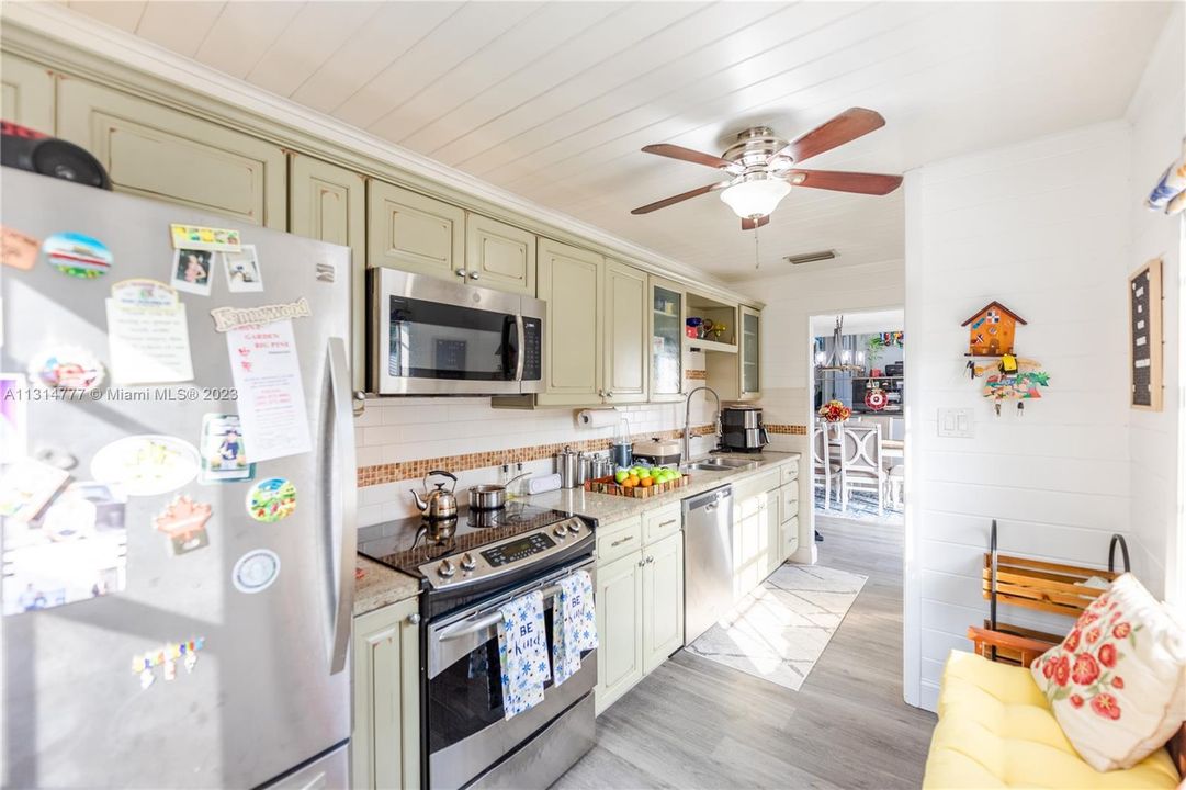 Recently Sold: $680,000 (3 beds, 2 baths, 1200 Square Feet)