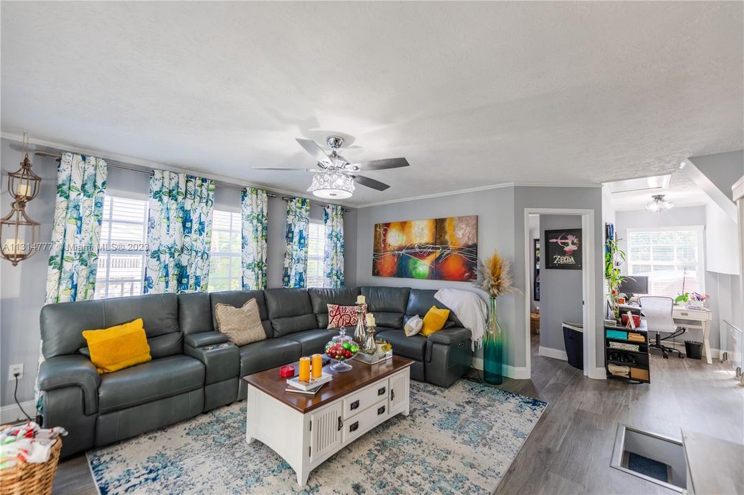 Recently Sold: $680,000 (3 beds, 2 baths, 1200 Square Feet)