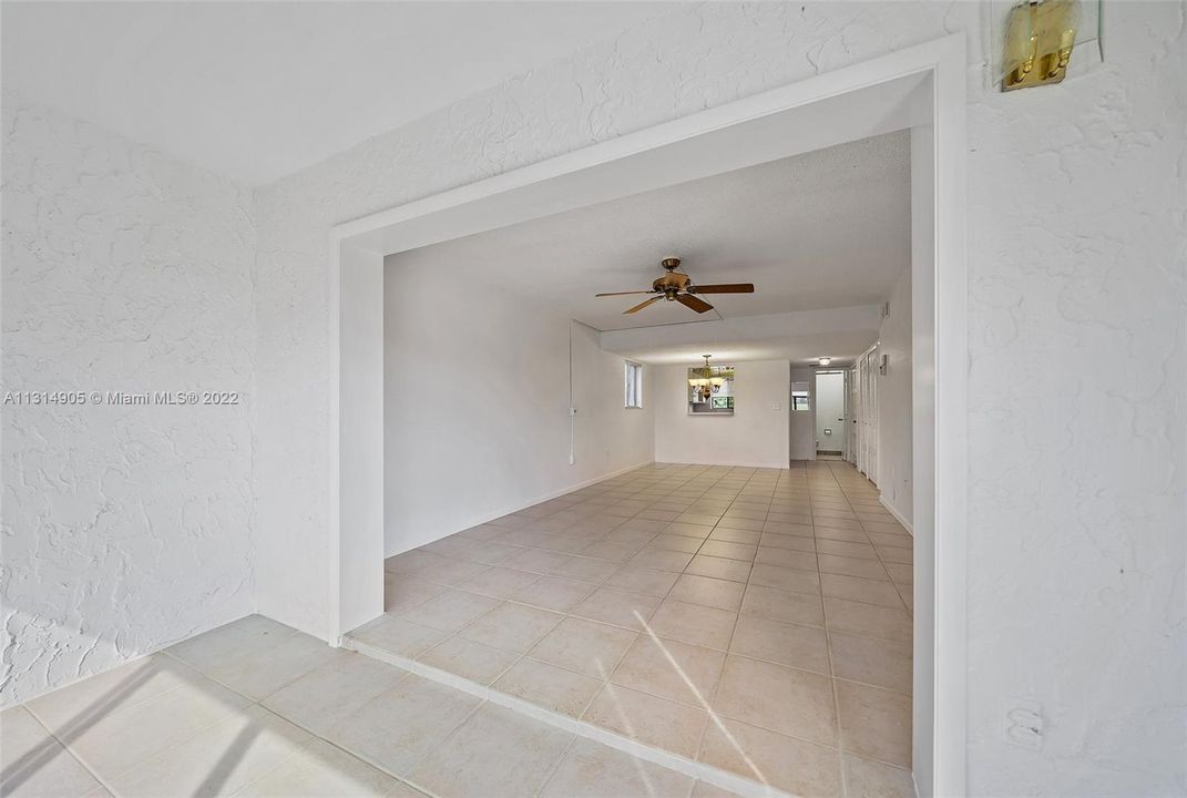 Vendido Recientemente: $154,000 (1 camas, 1 baños, 980 Pies cuadrados)