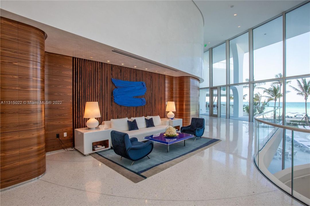 Recently Sold: $2,950,000 (2 beds, 2 baths, 2065 Square Feet)