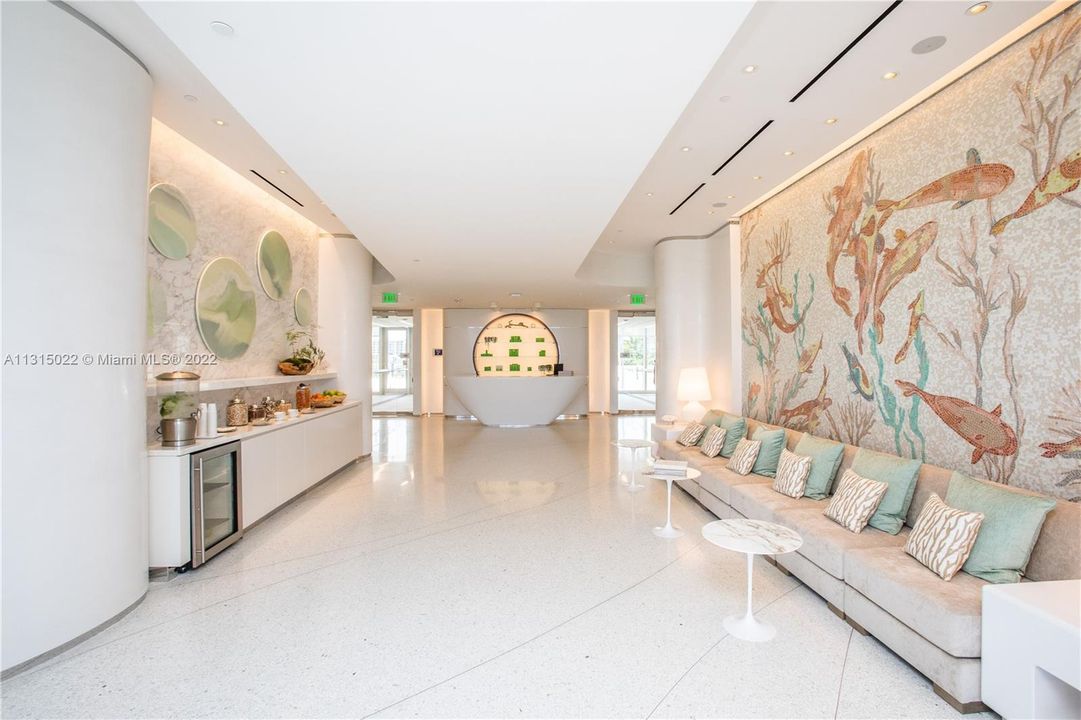 Recently Sold: $2,950,000 (2 beds, 2 baths, 2065 Square Feet)
