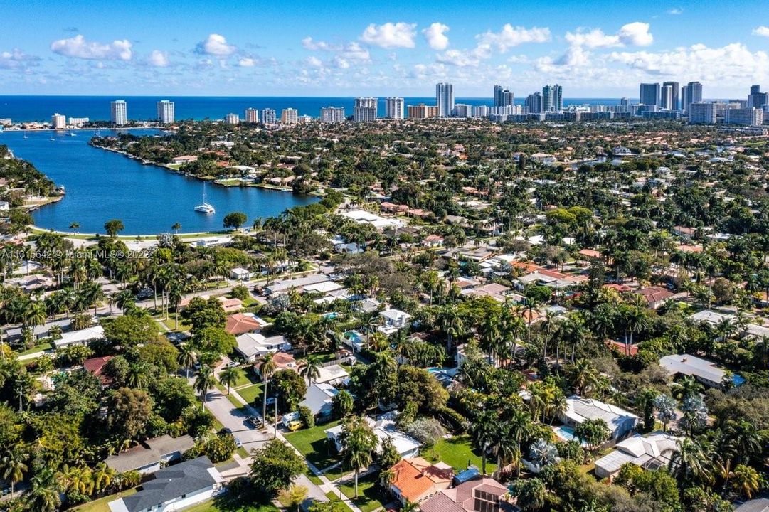 Recently Sold: $1,399,000 (5 beds, 3 baths, 3339 Square Feet)