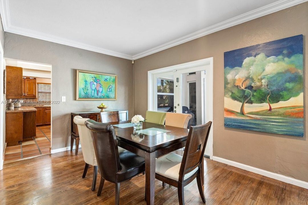 Recently Sold: $1,399,000 (5 beds, 3 baths, 3339 Square Feet)