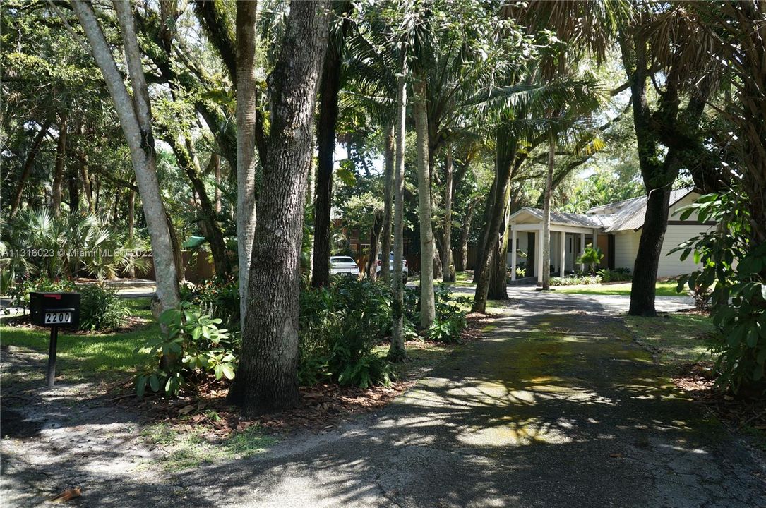 Recently Sold: $1,000,000 (3 beds, 3 baths, 2227 Square Feet)