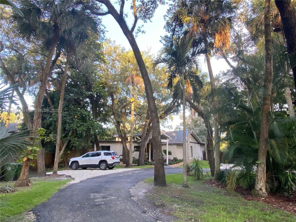 Recently Sold: $1,000,000 (3 beds, 3 baths, 2227 Square Feet)