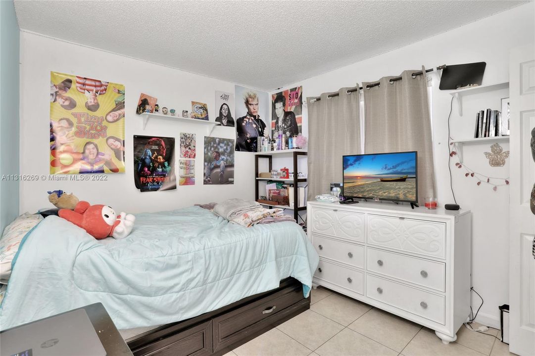 最近售出: $150,000 (2 贝兹, 1 浴室, 630 平方英尺)