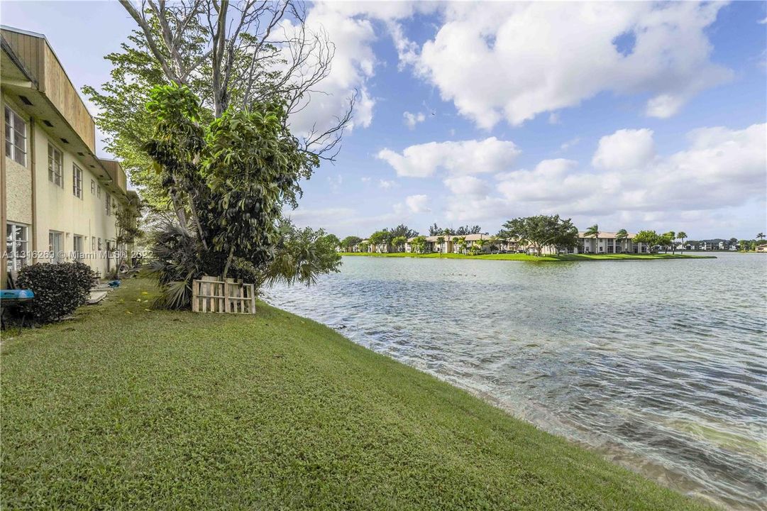 最近售出: $150,000 (2 贝兹, 1 浴室, 630 平方英尺)