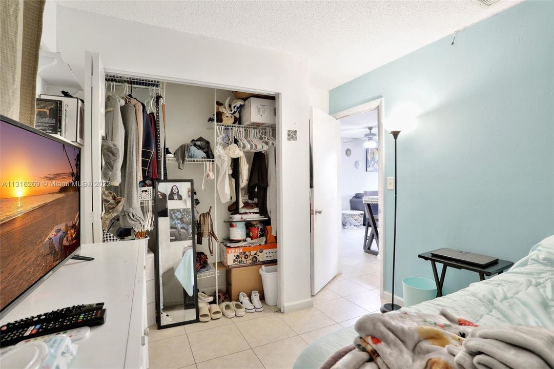 最近售出: $150,000 (2 贝兹, 1 浴室, 630 平方英尺)