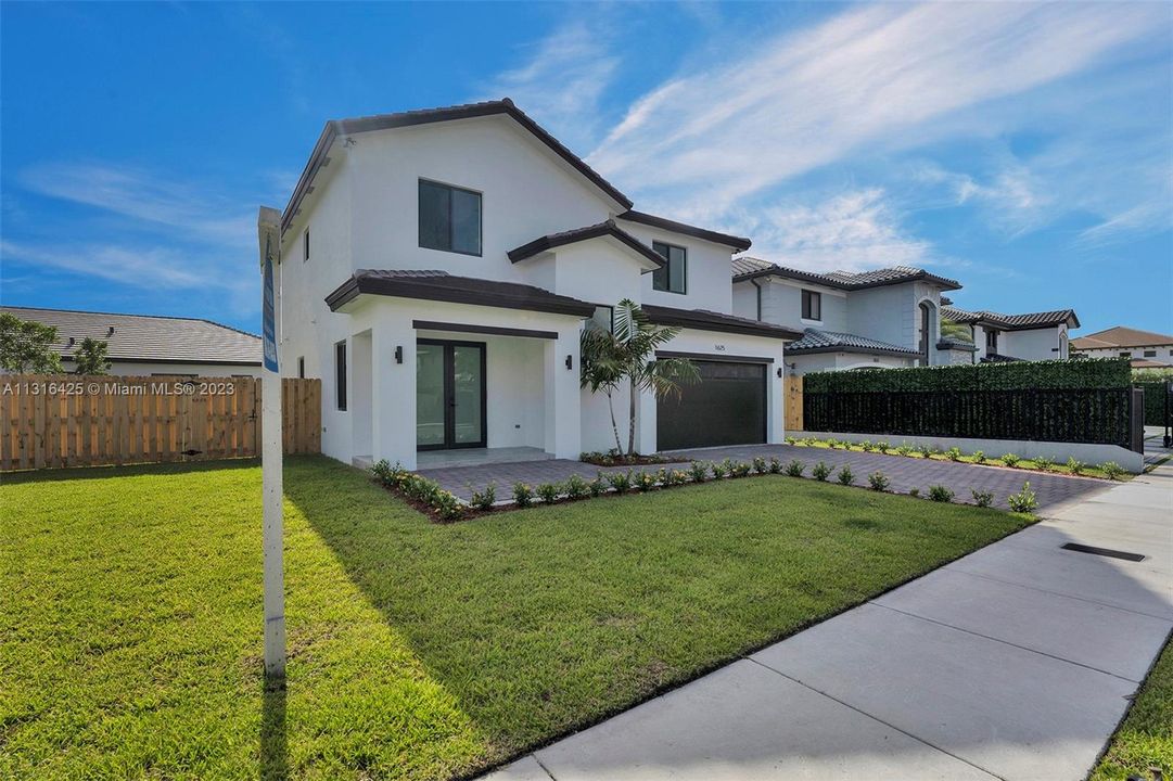 Recently Sold: $1,065,000 (4 beds, 3 baths, 2503 Square Feet)