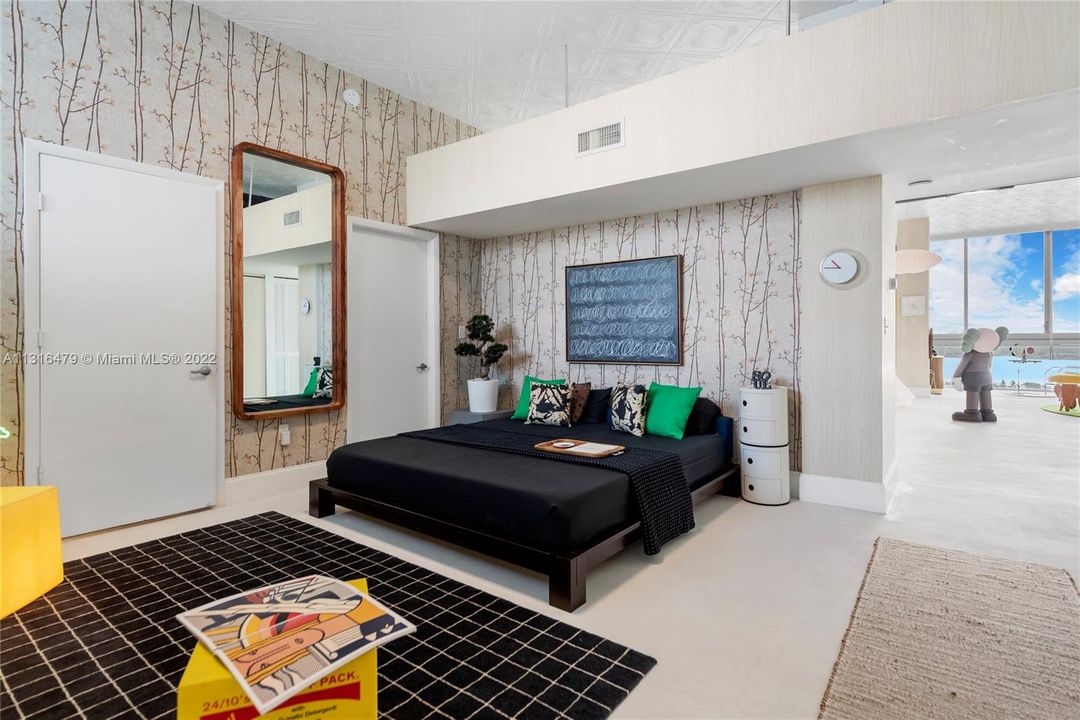 Recently Sold: $1,000,000 (2 beds, 2 baths, 1804 Square Feet)