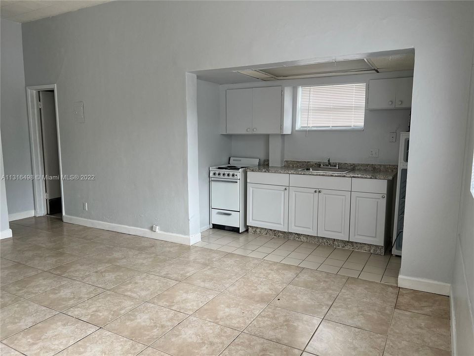 Recently Rented: $1,350 (0 beds, 1 baths, 1788 Square Feet)
