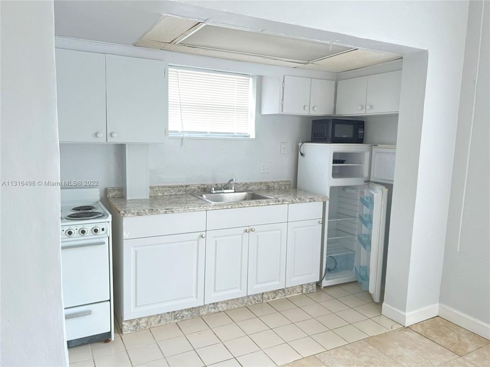 Recently Rented: $1,350 (0 beds, 1 baths, 1788 Square Feet)