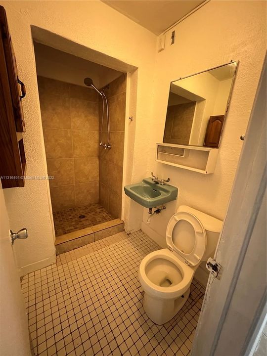 最近租的: $1,350 (0 贝兹, 1 浴室, 1788 平方英尺)